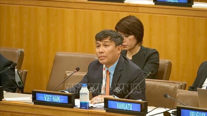 Thứ trưởng Thường trực Bộ Ngoại giao Nguyễn Minh Vũ phát biểu tại Hội nghị SPLOS-34. Ảnh: Thanh Tuấn - Phóng viên TTXVN tại New York (Mỹ)