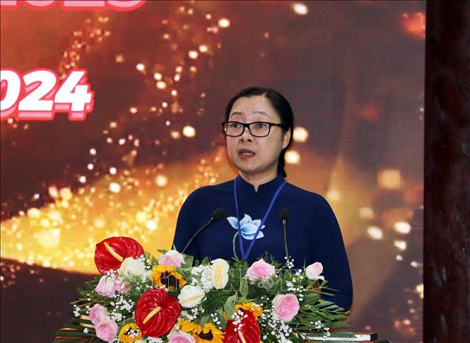 Phó Chủ tịch UBND tỉnh Vĩnh Long Nguyễn Thị Quyên Thanh phát biểu tại đại hội. Ảnh: Phạm Minh Tuấn-TTXVN