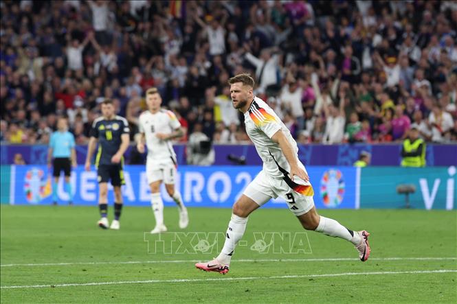 Tiền đạo Đức Niclas Fullkrug ăn mừng sau khi ghi bàn thắng nâng tỷ số lên 4-0 cho đội nhà trước tuyển Scotland. Ảnh: THX/TTXVN
