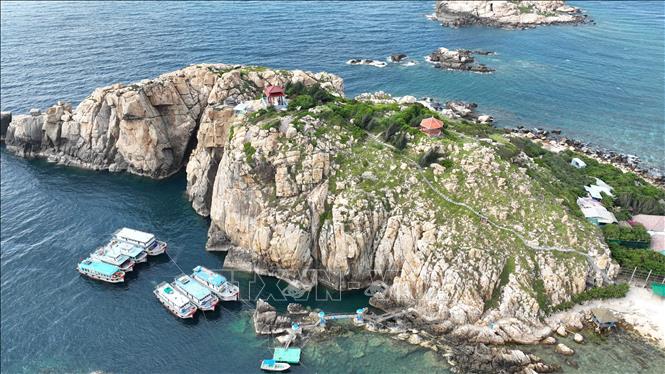 Đảo yến Hòn Nội, thành phố Nha Trang. Ảnh Đặng Tuấn -TTXVN
