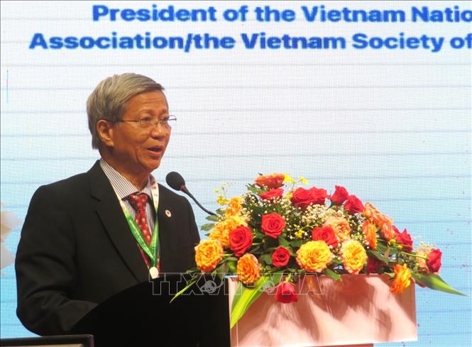 Giáo sư, Tiến sĩ Huỳnh Văn Minh, Chủ tịch Hội Tim mạch học Việt Nam, Chủ tịch Phân hội Tăng huyết áp Việt Nam phát biểu tại Hội nghị. Ảnh: Ánh Tuyết - TTXVN