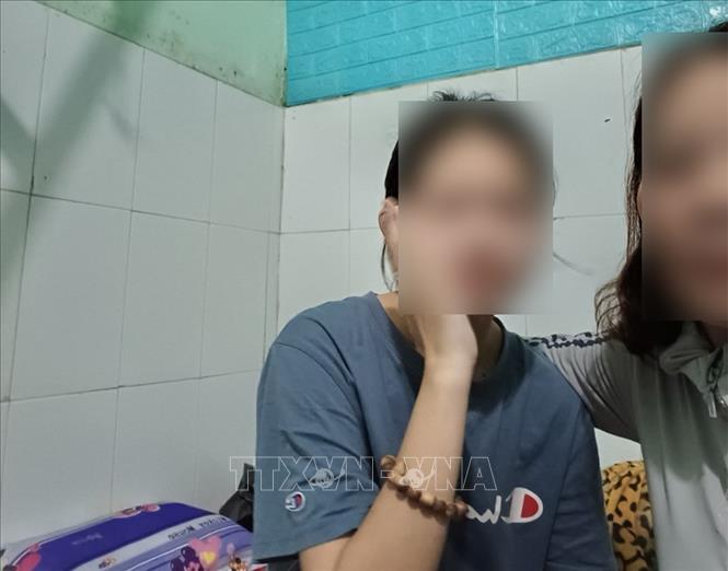 Lực lượng Công an đã tìm thấy em Bảo Anh tại huyện Trảng Bom, tỉnh Đồng Nai. Ảnh: TTXVN phát