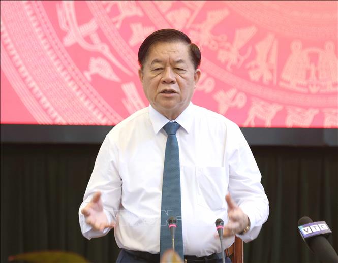 Đồng chí Nguyễn Trọng Nghĩa, Uỷ viên Bộ Chính tri, Bí thư Trung ương Đảng, Trưởng Ban Tuyên giáo Trung ương phát biểu tại buổi làm việc với báo Nhân Dân. Ảnh: Phương Hoa - TTXVN