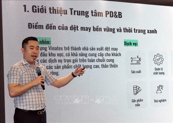 Đại diện Tập doàn Dệt may Việt Nam chia sẻ. Ảnh: Trần Việt - TTXVN