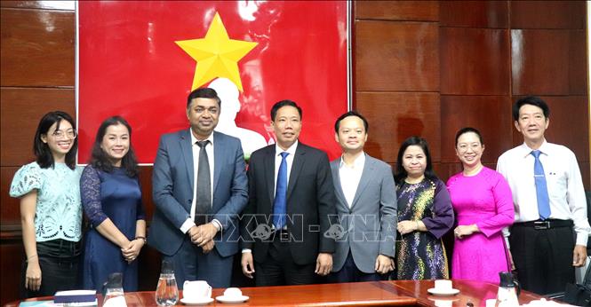 Các đại biểu chụp ảnh lưu niệm. Ảnh: Thu Hiền - TTXVN