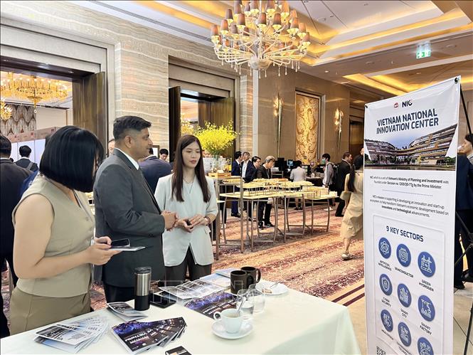 A booth of the Vietnam National Innovation Center (NIC) at the fair. VNA Photo: Huy Tiến 