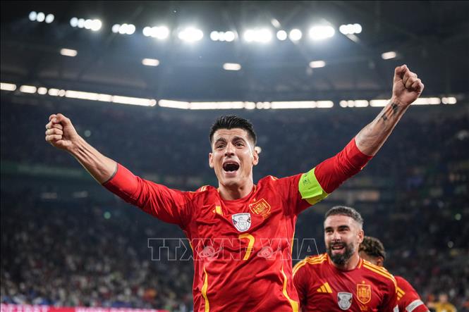 Tiền đạo Tây Ban Nha Alvaro Morata ăn mừng chiến thắng trước Italy. Ảnh: THX/TTXVN