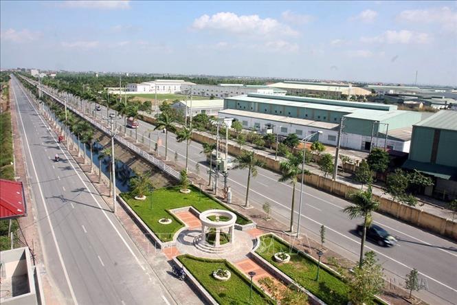 Inter-commune road system in Dan Phuong district. VNA Photo