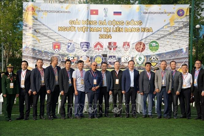 Các đại biểu chụp ảnh lưu niệm. Ảnh: Quang Vinh - PV TTXVN tại Nga