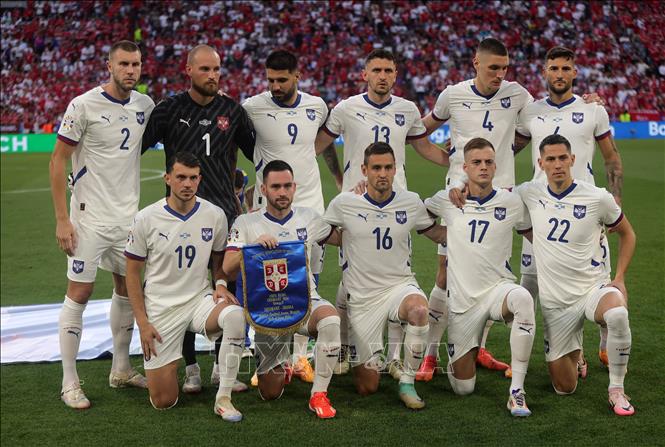 Đội hình tuyển Serbia trong trận lượt cuối bảng C gặp Đan Mạch ngày 25/6/2024. Ảnh: THX/TTXVN