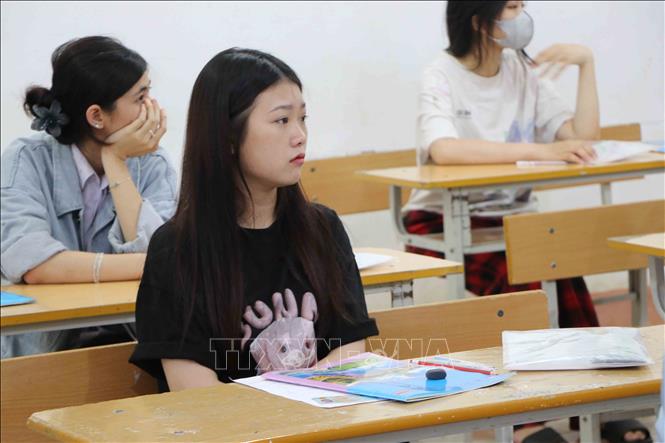 Thí sinh tỉnh Lai Châu bước vào môn thi tổ hợp Khoa học tự nhiên và Khoa học xã hội tại điểm thi Trường THPT thành phố Lai Châu. Ảnh: Nguyễn Oanh-TTXVN