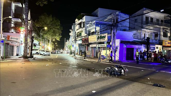 Hiện trường vụ tai nạn liên hoàn. Ảnh: TTXVN phát