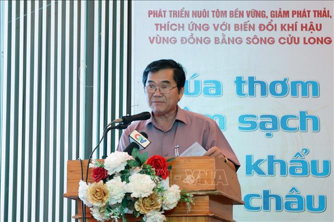Ông Châu Công Bằng, Phó Giám đốc Sở Nông nghiệp và Phát triển nông thôn tỉnh Cà Mau, phát biểu tại Diễn đàn. Ành: Kim Há - TTXVN