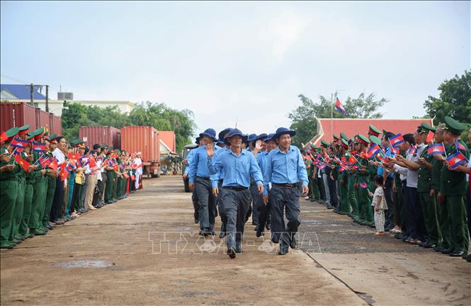 Lễ đón cán bộ chiến sĩ 2 Đội K70, K71 về nước, kết thúc nhiệm vụ tìm kiếm, quy tập hài cốt liệt sĩ tại Campuchia giai đoạn XXIII. Ảnh: Giang Phương - TTXVN