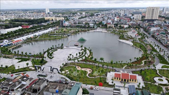 Công viên Kỳ Bá là một trong những điểm nhấn kiến trúc của thành phố Thái Bình. Ảnh: Thế Duyệt – TTXVN
