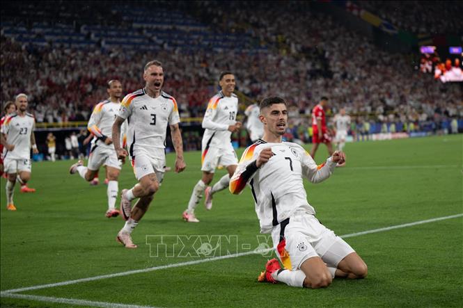Kai Havertz (số 7) của đội tuyển Đức ăn mừng bàn thắng vào lưới Đan Mạch. Ảnh: THX/TTXVN