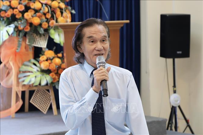 PGS.TS. Nguyễn Mạnh Hùng, Viện trưởng Viện nghiên cứu Việt Nam học phát biểu tại hội thảo. Ảnh: Hồng Giang - TTXVN