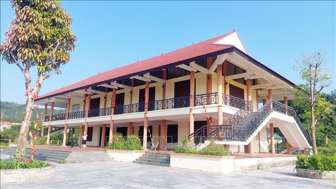 Trung tâm Văn hóa xã kết hợp với Nhà truyền thống dân tộc Sán Dìu tại xã Bình Dân, huyện Vân Đồn được khánh thành và đi vào hoạt động đầu năm 2021. Ảnh: Thanh Vân-TTXVN 