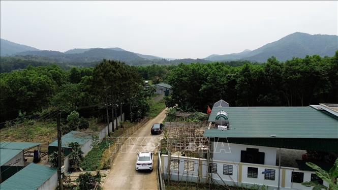 Diện mạo nông thôn ở vùng biên giới thành phố Móng Cái ngày càng đổi thay, không còn nhà tạm, nhà dột nát. Ảnh: Thanh Vân-TTXVN 