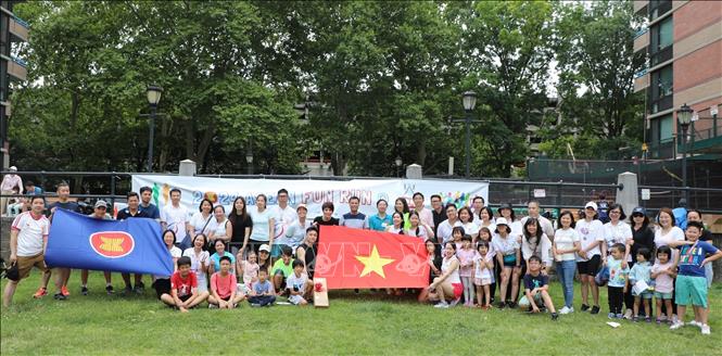 Vietnamese team at the event. VNA Photo: Thanh Tuấn