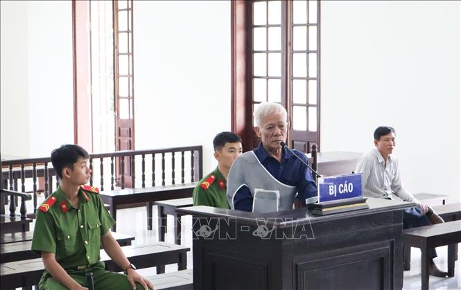 Bị cáo Trần Văn Việt tại phiên toà. Ảnh: TTXVN phát
