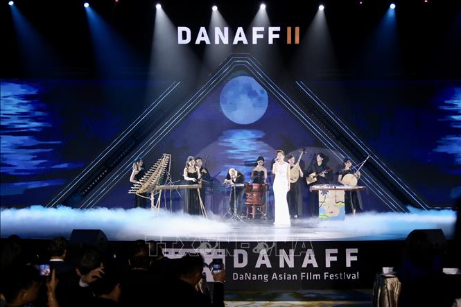 Biểu diễn nghệ thuật tại Lễ khai mạc DANAFF II. Ảnh: Trần Lê Lâm – TTXVN