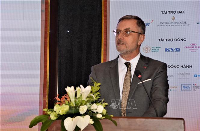 Đại sứ Pháp tại Việt Nam Olivier Brochet phát biểu. Ảnh: Văn Dũng-TTXVN