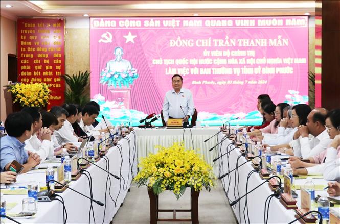 National Assembly Chairman Tran Thanh Man holds a working session with the standing board of the Binh Phuoc provincial Party Committee on July 3. VNA Photo: Nhật Bình