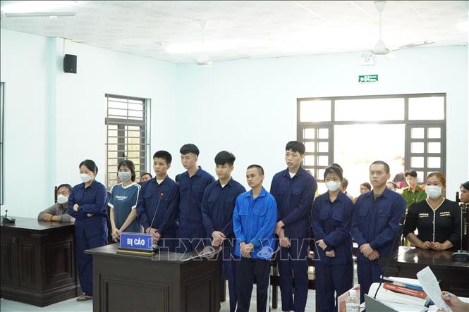 Các bị cáo tại phiên toà. Ảnh: Đậu Tất Thành - TTXVN
                            