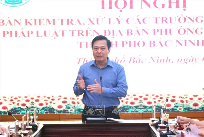 Chủ tịch UBND thành phố Bắc Ninh Nguyễn Mạnh Hiếu phát biểu tại hội nghị. Ảnh: Thanh Thương - TTXVN
