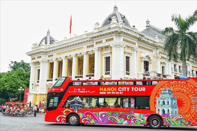 Chính trị, an ninh ổn định, đời sống kinh tế, văn hóa, tinh thần được nâng cao, khiến ngày càng nhiều nhà đầu tư nước ngoài, du khách quốc tế chọn Hà Nội là điểm đến. Trong ảnh: Hà Nội đã thu hút một lượng lớn người dân, du khách đến thăm quan và lưu trú trong dịp nghỉ lễ Quốc khánh 2/9. Ảnh: Khánh Hoà - TTXVN