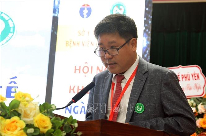 Thầy thuốc ưu tú, BS CKII Trần Anh Dũng phát biểu tại Hội nghị. Ảnh: Xuân Triệu - TTXVN