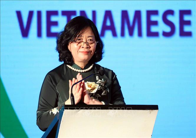 Bui Thi Minh Hoai, Politburo member, Secretary of the Party Central Committee and Chairwoman of its Commission for Mass Mobilisation, addresses the event. VNA Photo: An Đăng