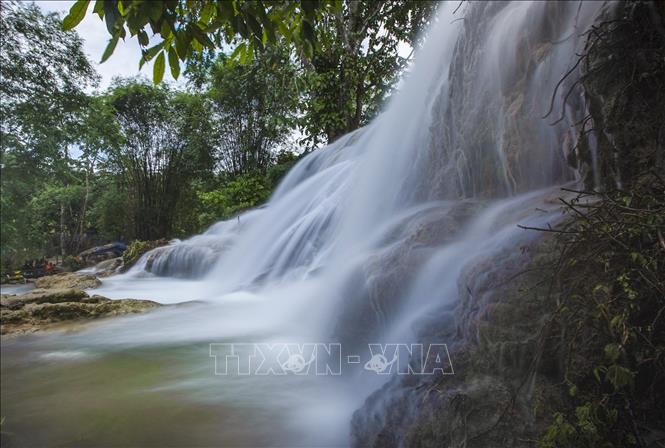 Vẻ thơ mộng của thác Trăng ở Hoà Bình. Ảnh: Trọng Đạt-TTXVN