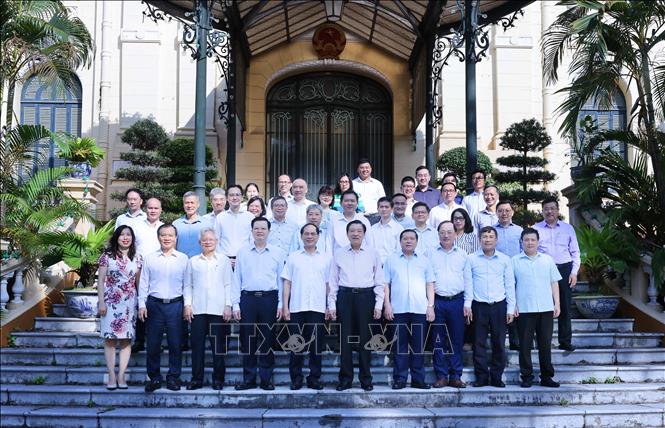 Đồng chí Phan Đình Trạc, Uỷ viên Bộ Chính trị, Bí thư Trung ương Đảng, Trưởng Ban Nội chính Trung ương, Thường trực Tiểu ban Văn kiện cùng các đồng chí lãnh đạo Bộ Ngoại giao. Ảnh: Phương Hoa – TTXVN