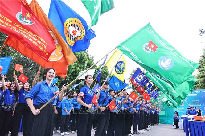 A ceremony is held in Hanoi on July 6 to launch the Hanoi 2024 summer volunteer campaign. VNA Photo: Minh Đức