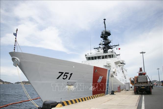 The US Coast Guard Cutter Waesche at Cam Ranh International Port. VNA Photo