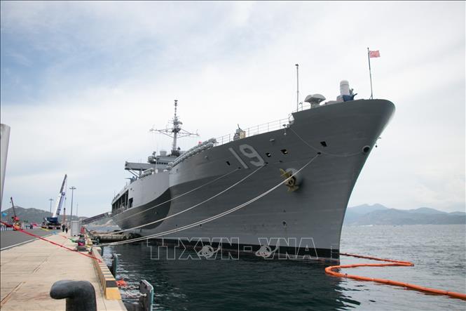The US Navy’s 7th Fleet flagship USS Blue Ridge at Cam Ranh International Port. VNA Photo