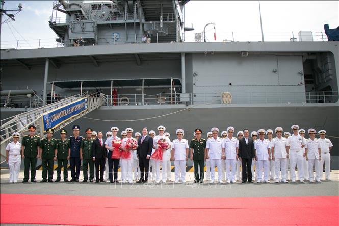 A view of the welcome ceremony for the visiting US crews at Cam Ranh International Port. VNA Photo