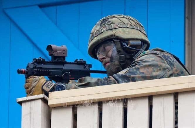 Binh sĩ Đức tham gia huấn luyện tại thao trường ở Hammelburg, ngày 16/5/2023. Ảnh: REUTERS/TTXVN