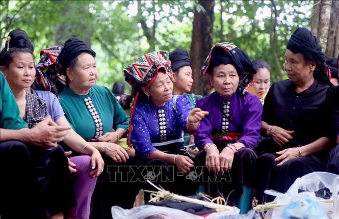 Nhân dân bản Khá dự Lễ hội Đông Sửa. Ảnh: Quang Quyết - TTXVN