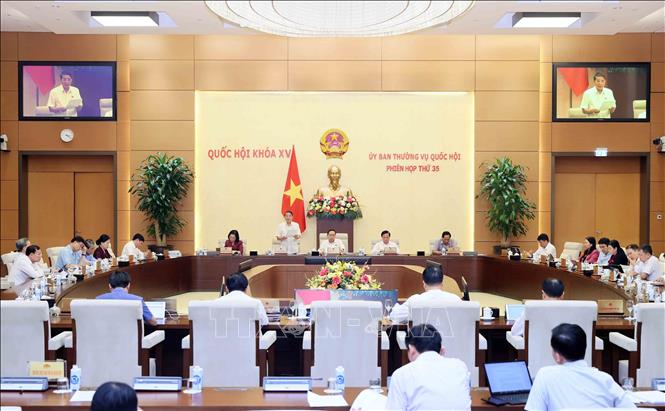 Phó Chủ tịch Quốc hội Nguyễn Đức Hải điều hành phiên họp. Ảnh: An Đăng - TTXVN