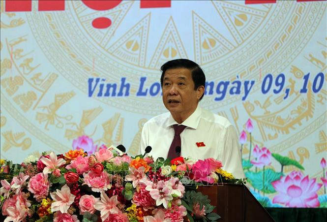 Bí thư Tỉnh ủy, Chủ tịch HĐND tỉnh Vĩnh Long Bùi Văn Nghiêm phát biểu tại kỳ họp. Ảnh: Phạm Minh Tuấn-TTXVN