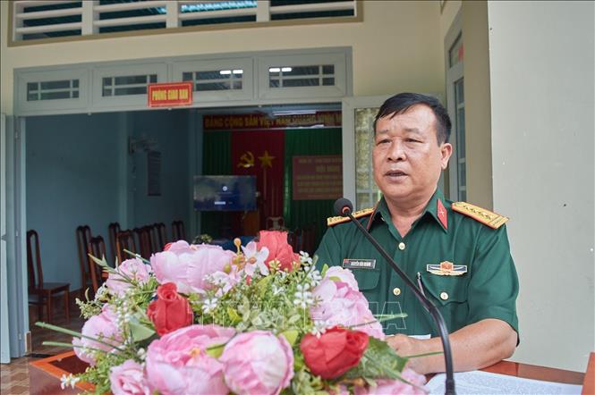 Đại tá Nguyễn Văn Hoàng, Chủ nhiệm Chính trị, Bộ Chỉ huy Quân sự tỉnh Tây Ninh phát biểu tại buổi sinh hoạt. Ảnh: TTXVN phát