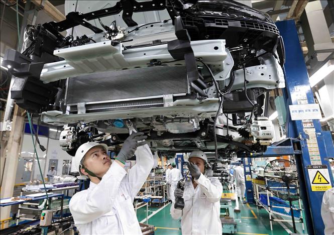 Dây chuyền lắp ráp ô tô tại nhà máy Honda Phúc Yên, Vĩnh Phúc. Ảnh: Trần Việt - TTXVN