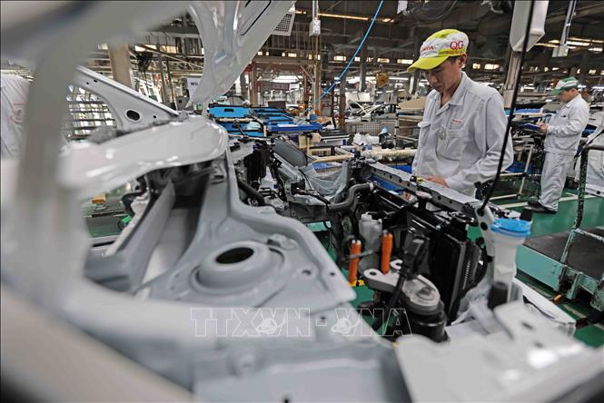 Dây chuyền lắp ráp ô tô tại nhà máy Honda Phúc Yên, Vĩnh Phúc. Ảnh: Trần Việt - TTXVN