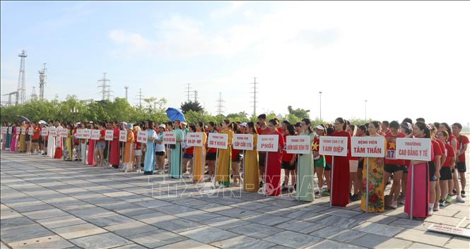 Các đơn vị tham gia giải chạy việt dã ngành Y tế Ninh Bình năm 2024. Ảnh: Thùy Dung - TTXVN