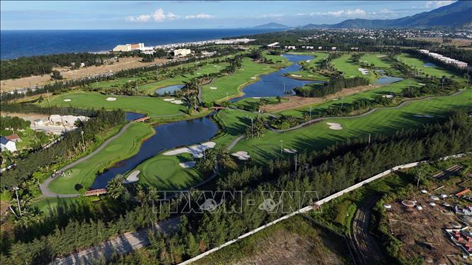 Sân golf Mường Thanh Xuân Thành. Ảnh: Hữu Quyết - TTXVN