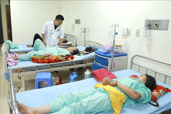 Các bệnh nhân vụ tai nạn đang được điều trị tại Bệnh viện Đa khoa tỉnh Vĩnh Phúc Ảnh: Hoàng Hùng -TTXVN