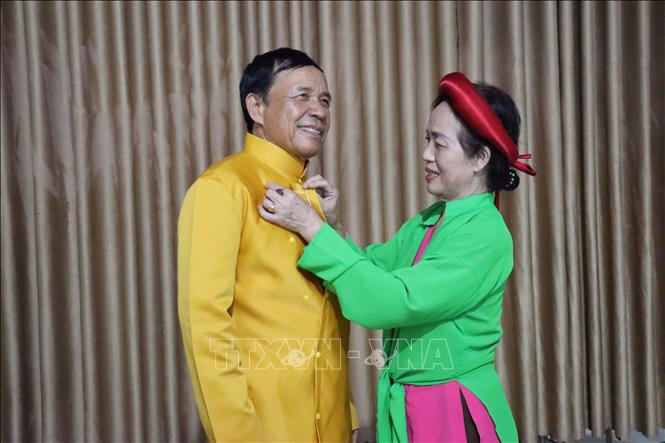 Vợ chồng nghệ nhân Phạm Thế Nhuần và Vũ Thị Thanh Minh vừa là 